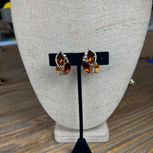 Vintage 1950s Signed STAR Clip On Rhinestone Crystal Earrings - Star Jewelry Co - Picture 5 of 8